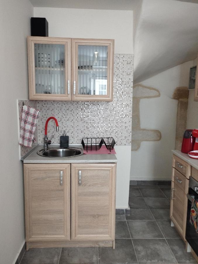 Arcade Apartment *